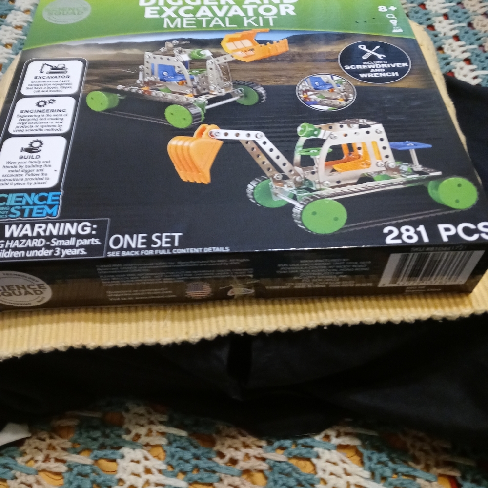 NIB Science Squad  Metal Kit